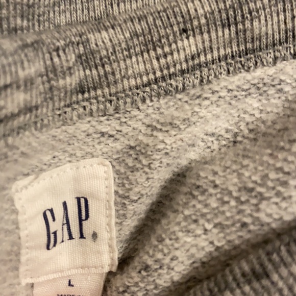 Gap Sweatshirt - Picture 3 of 5